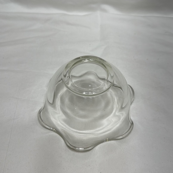 Glass bowl - Picture 4 of 5